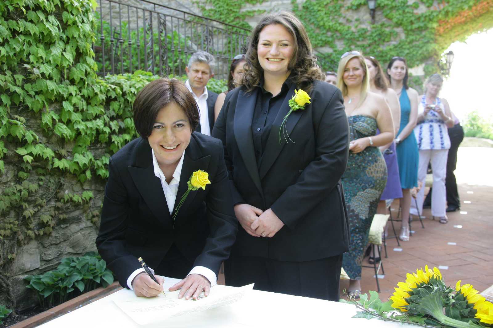 Kelly and Wendy Wedding in a Tuscan Villa
